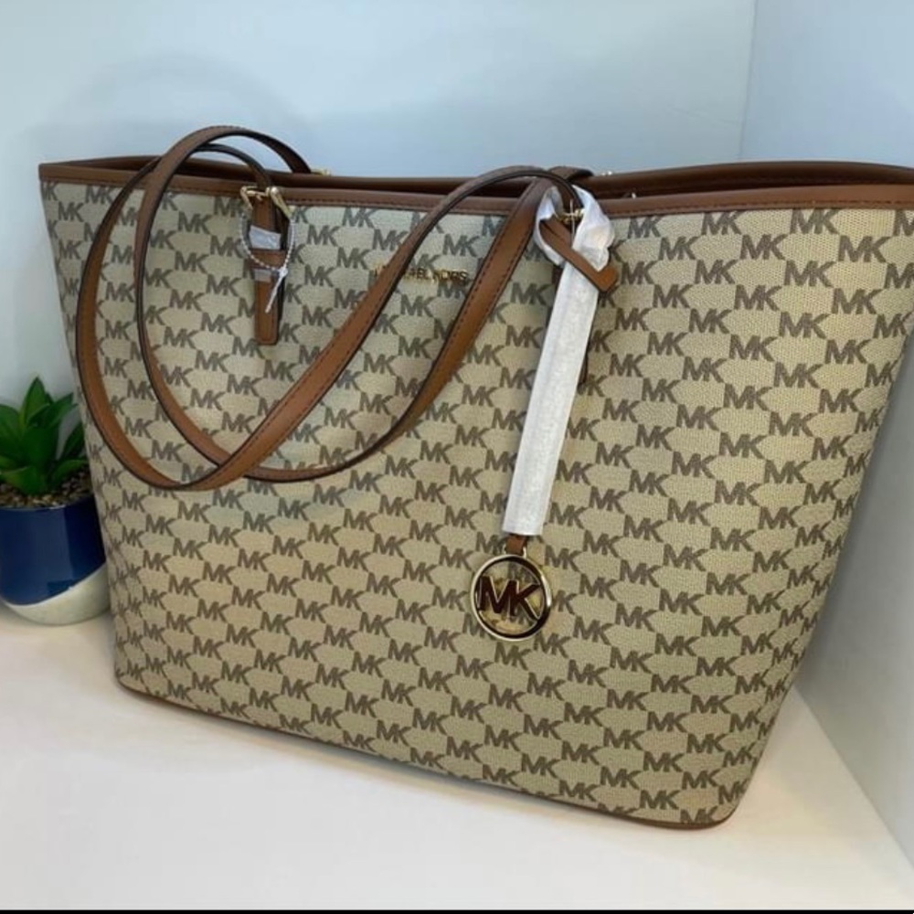 Michael Kors Jet Set Travel Large CarryAll Tote